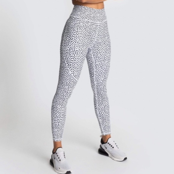 DOYOUEVEN Excel White Speckled High Waist Leggings - Picture 5 of 16